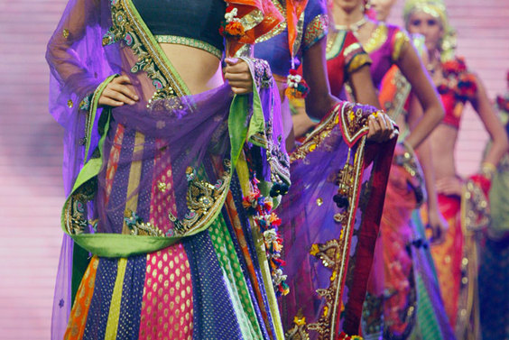 IIFA-2010-fashion-show-00123 (11)